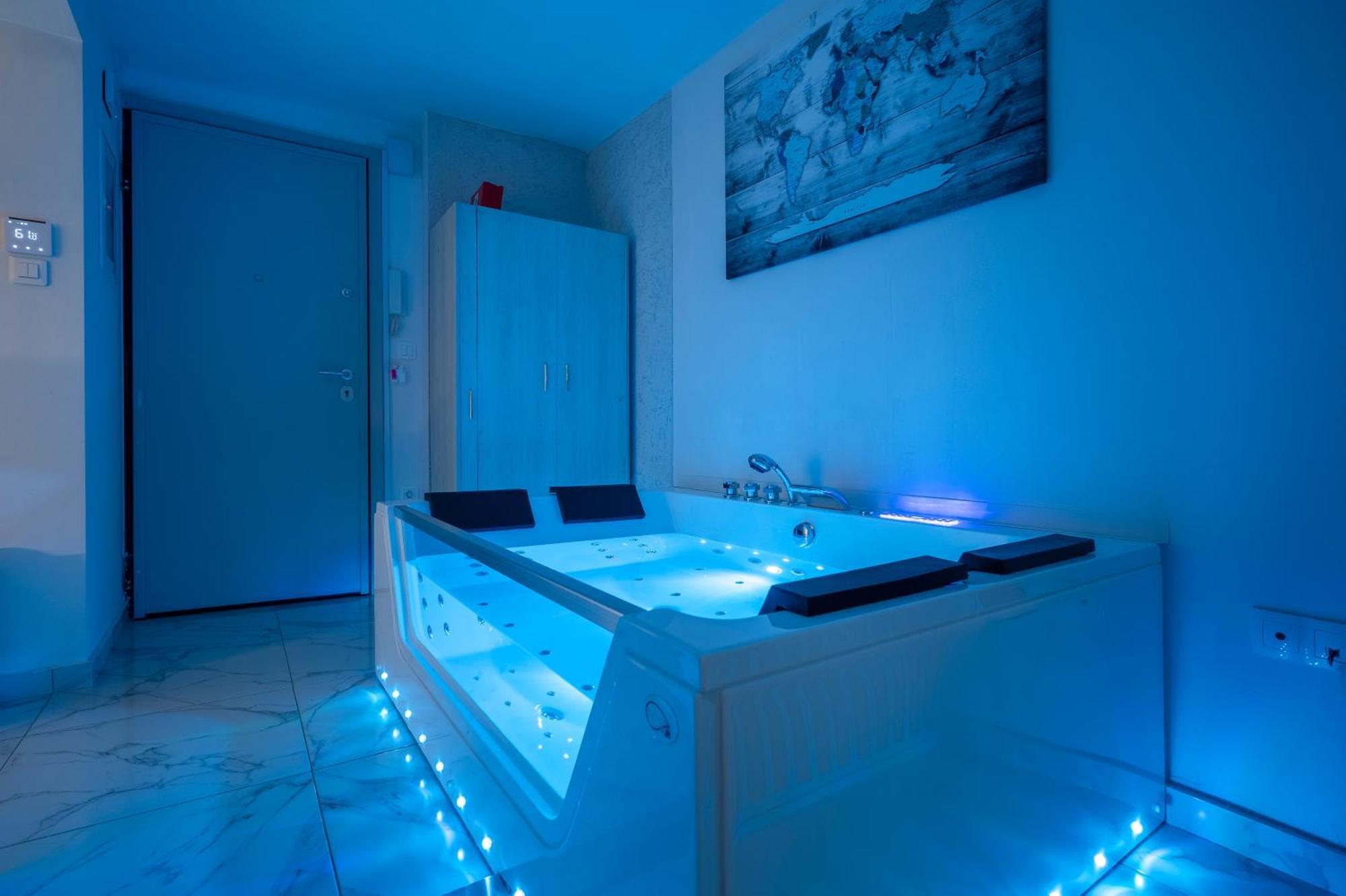 Premium Jacuzzi Suite At The City Center, By Aqua Platinum Θεσσαλονίκη Εξωτερικό φωτογραφία